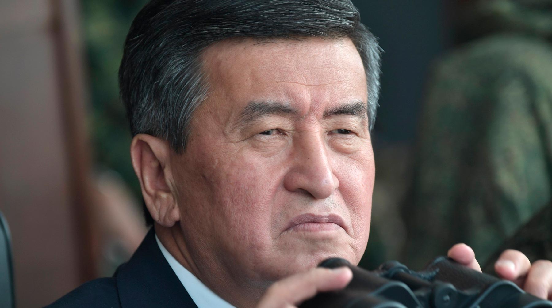 Сооронбай Жээнбеков также объявил в столице режим чрезвычайного положения Президент Киргизии Сооронбай Жээнбеков