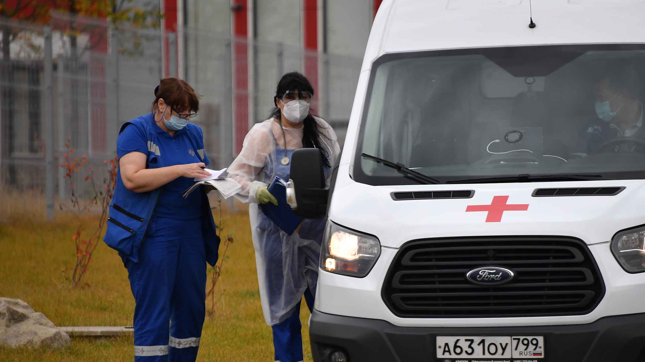 За последние 24 часа в стране скончались 125 человек, всего умерших от последствий коронавируса в РФ — 22 722 Фото: © GLOBAL LOOK press / Komsomolskaya Pravda