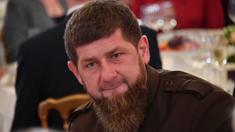 «Во сто крат хуже террориста»: Кадыров поддержал муфтия Чечни, назвавшего Макрона «врагом мусульман» — Daily Storm