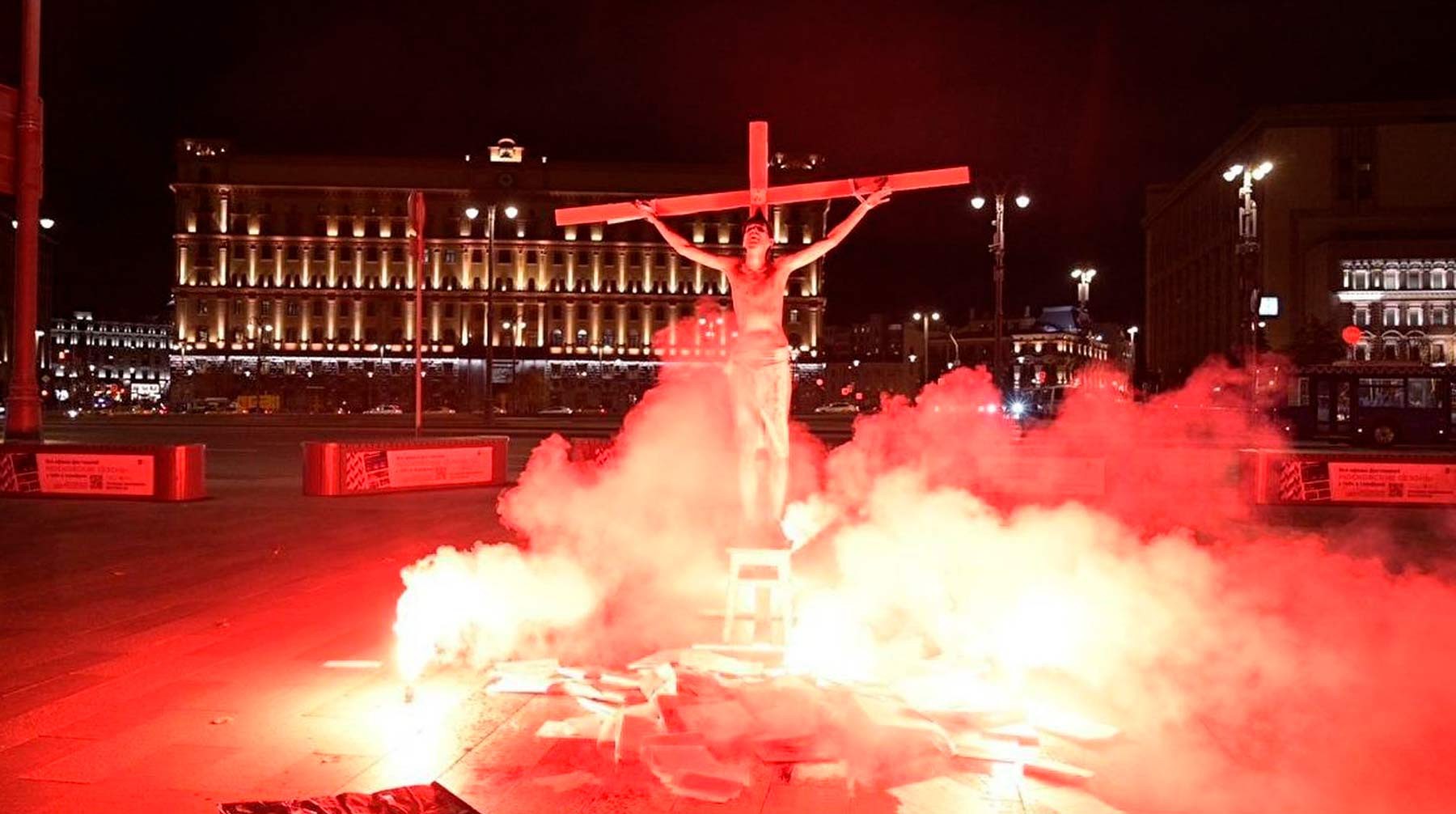 Dailystorm - Кураев: Акция с Христом и горящим крестом на Лубянке — это успех христианской миссии