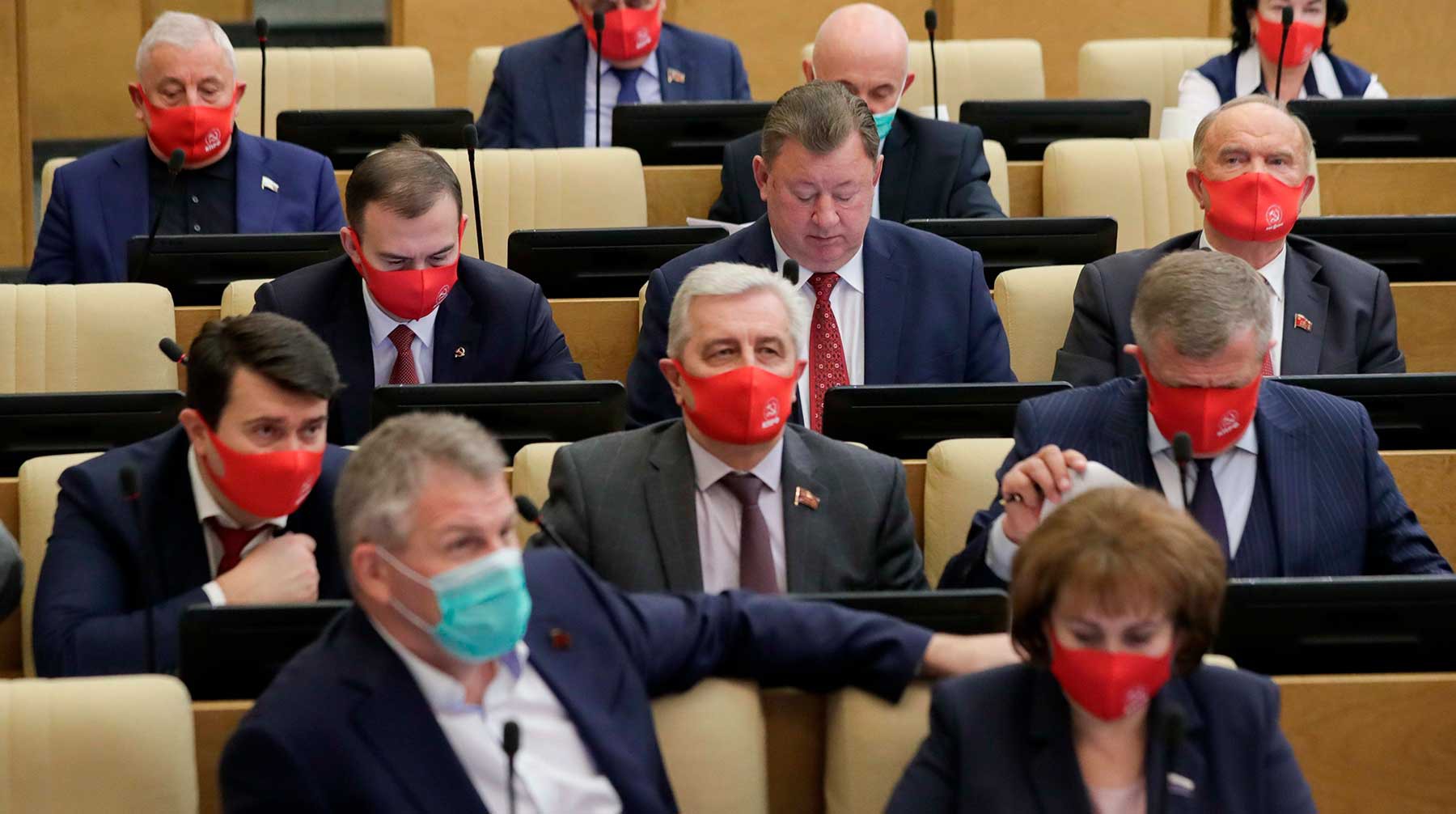 Dailystorm - В Кремле рассказали, как будет проходить вакцинация чиновников от COVID-19