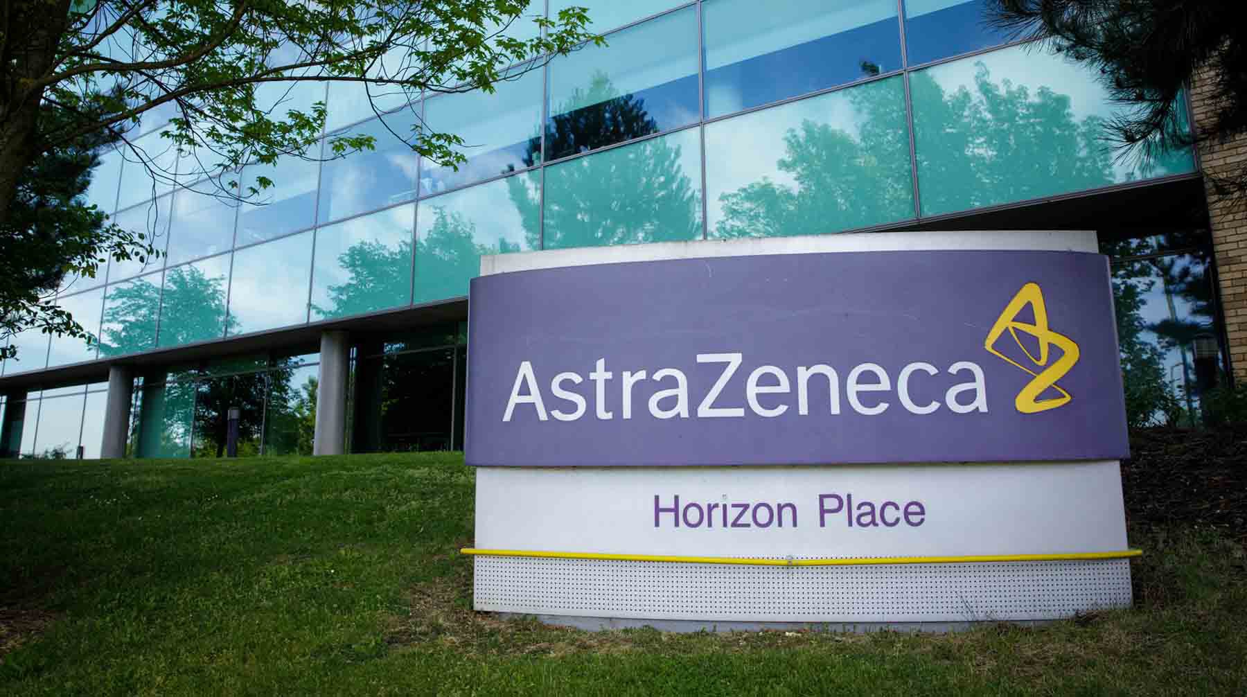 Dailystorm - AstraZeneca протестирует комбинацию своей вакцины со «Спутником V»