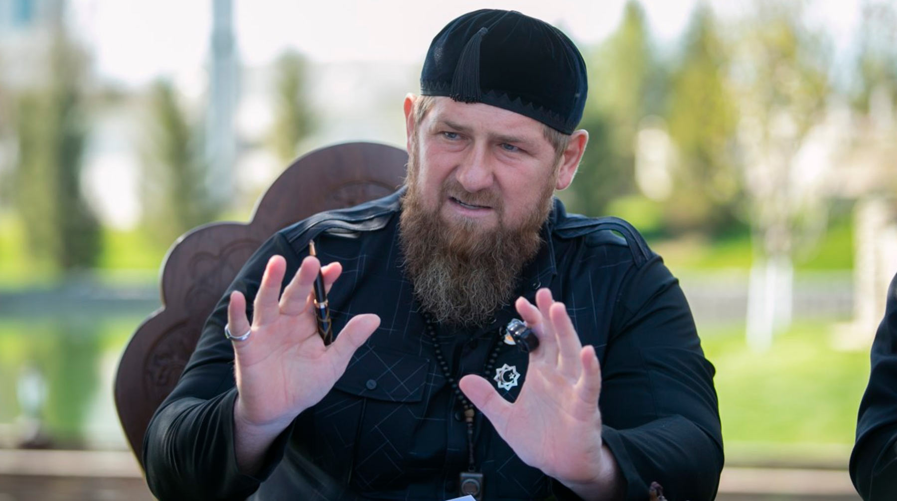 Глава Чечни отметил: необходимо отслеживать, что читают несовершеннолетние, а также какие сайты посещают Фото: © Telegram / Kadyrov_95