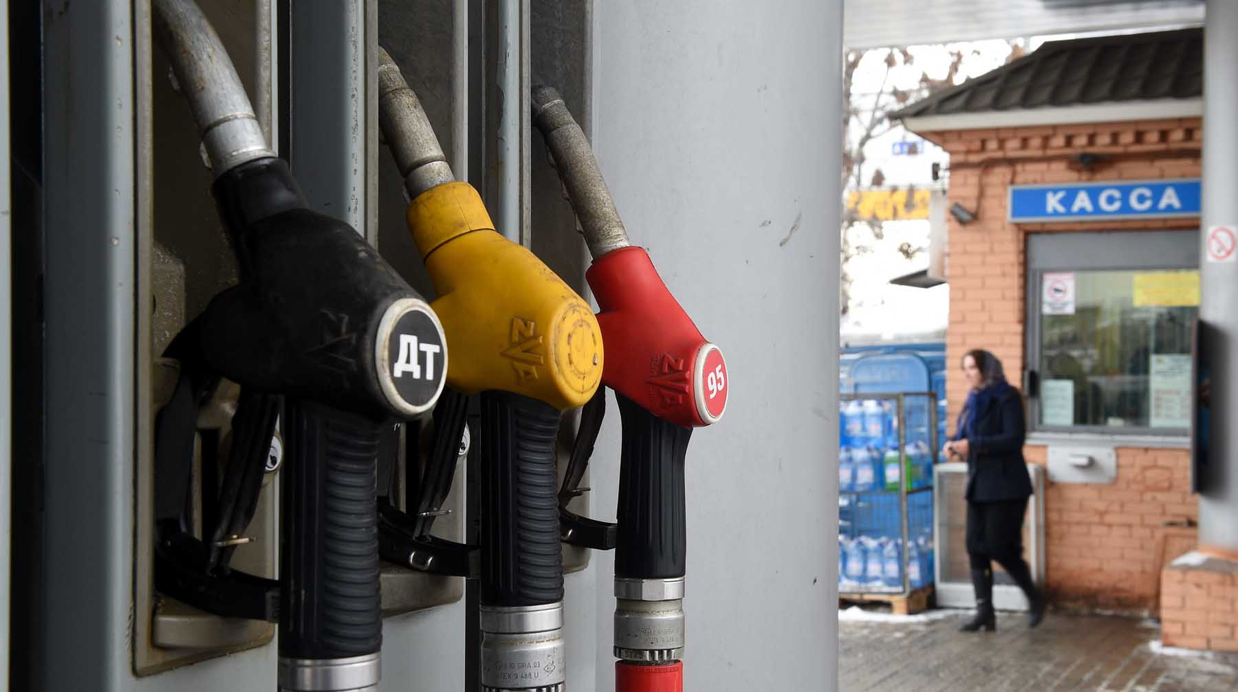 Повышение стоимости топлива не превысит общий уровень инфляции, отметил вице-премьер Александр Новак Фото: © Global Look Press / Антон Белицкий