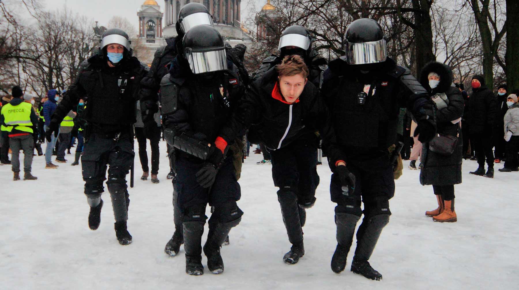 В Кремле считают, что молодежь вышла на митинги из-за любопытства Фото: © Global Look Press / Замир Усманов