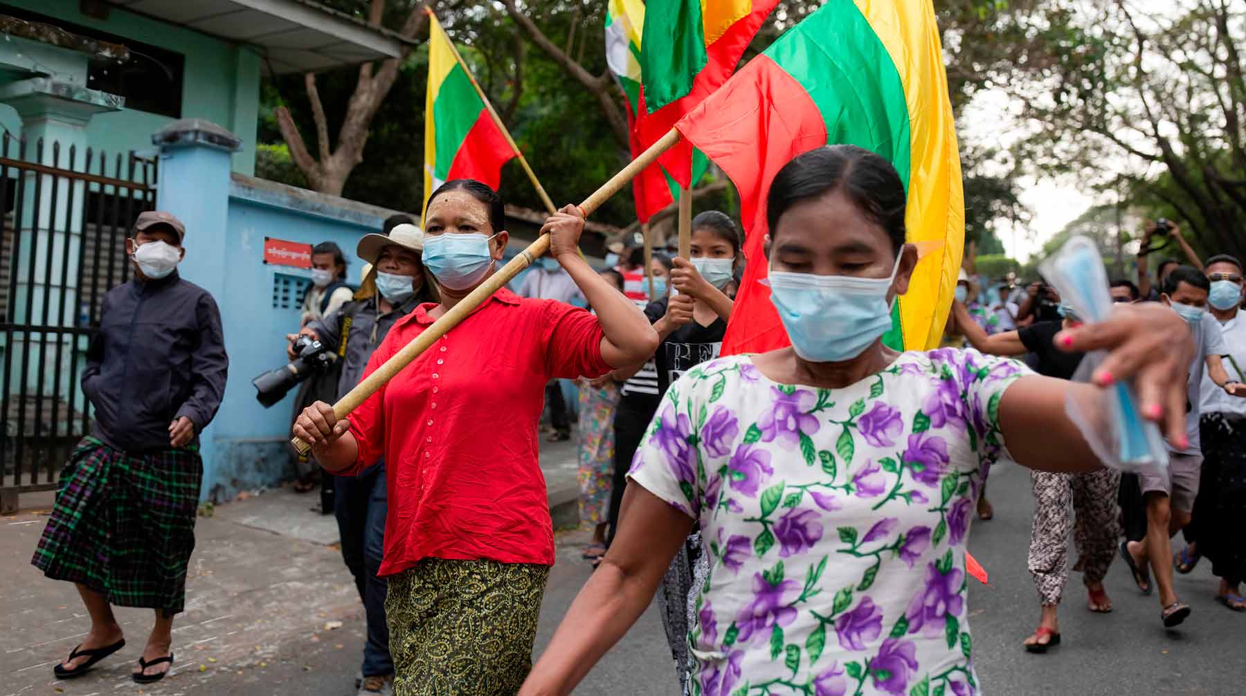 Накануне вооруженные силы взяли под контроль власть в стране и объявили чрезвычайное положение Фото: © Global Look Press / Aung Kyaw Htet