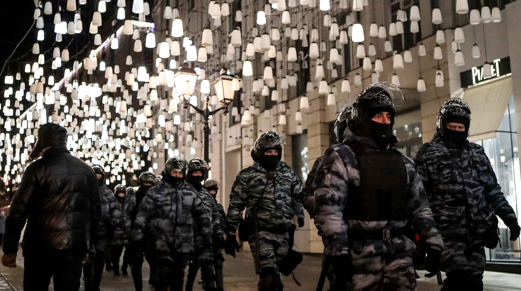 ОМОН Москва. ОМОН форма на митингах. Одежда ОМОНА на митингах.