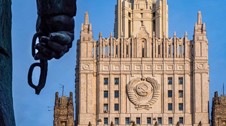 МИД РФ подтвердил высылку дипломатов Польши, ФРГ и Швеции из-за участия в митингах — Daily Storm