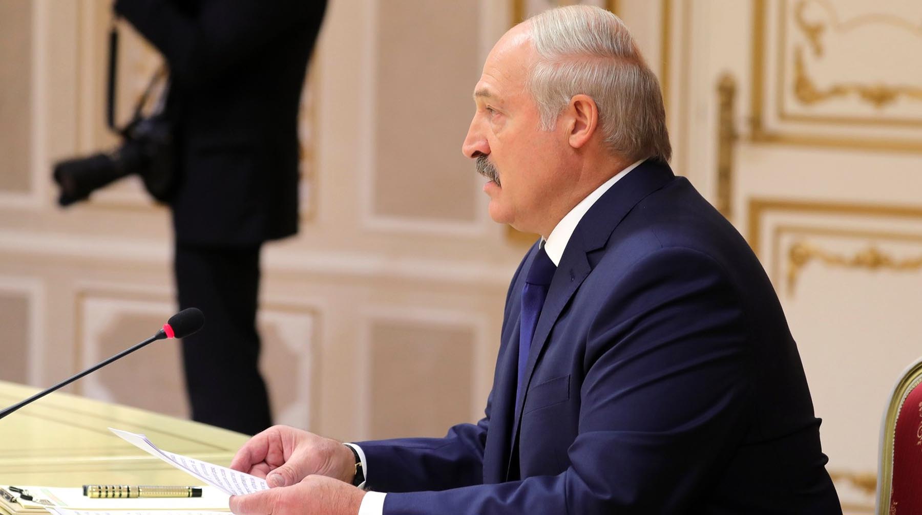Президент Белоруссии считает, что через гаджеты за людьми ведут слежку иностранные разведки Фото: © Global Look Press /  Kremlin Pool