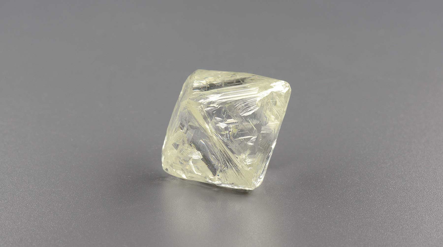 Dailystorm - Якутский 100-каратный алмаз назовут в честь первой российской вакцины от COVID-19