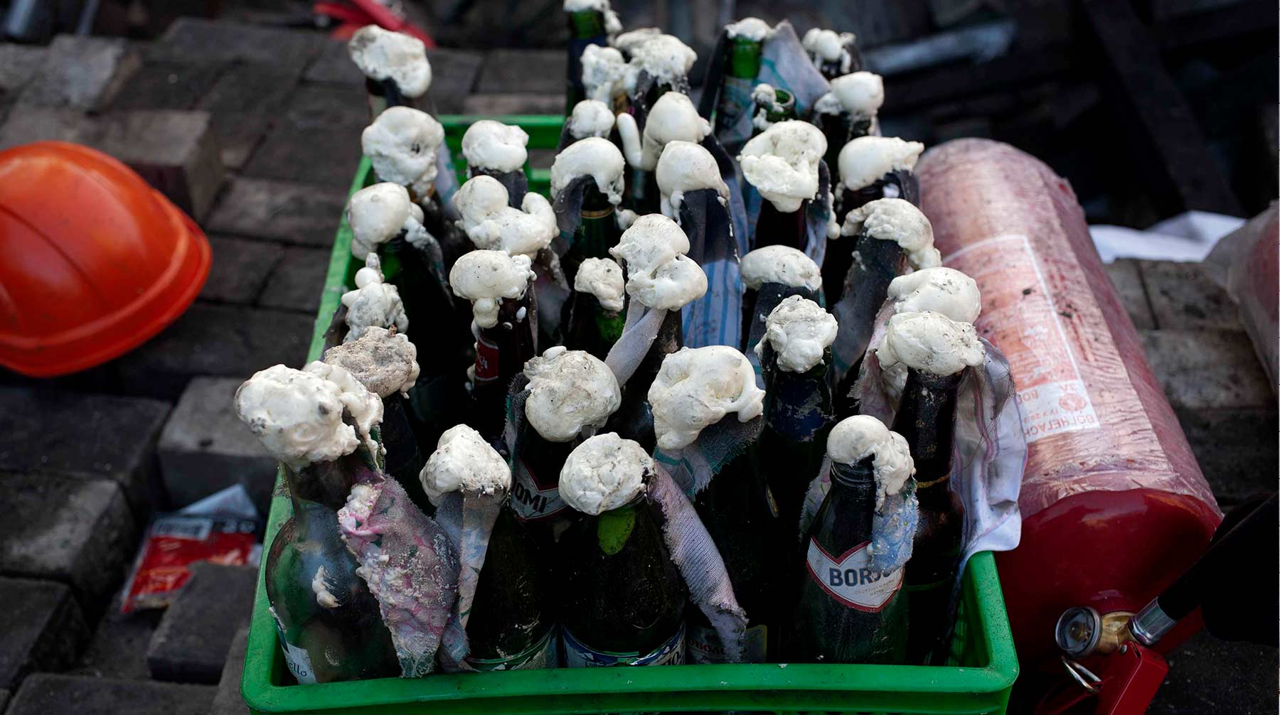 Мужчина хотел использовать коктейли Молотова на митинге летом в прошлом году Фото: © Global Look Press / Pau Rigol