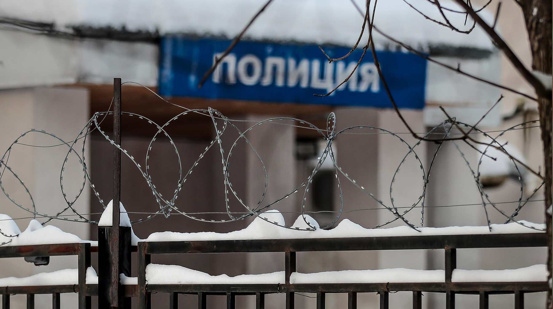 Dailystorm - В Петербурге неизвестный напал с ножом на охранника консульства Украины
