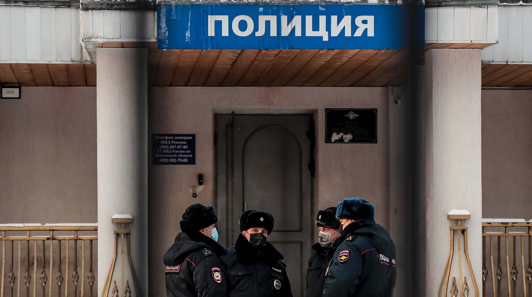 Водитель машины ранил полицейского, а пассажир выстрелил в росгвардейца Фото: © Global Look Press / Дмитрий Голубович