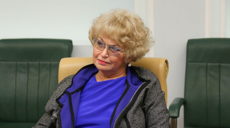 Защищала Горбачева: Нарусова объяснила, почему возмутилась из-за «бомжового вида» пикетирующего — Daily Storm