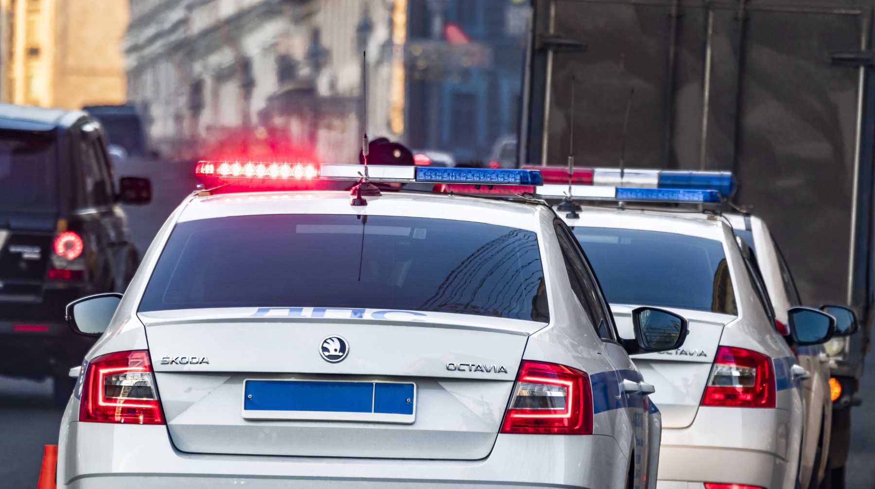 Dailystorm - В Москве водитель Mercedes сбил двух женщин и сбежал