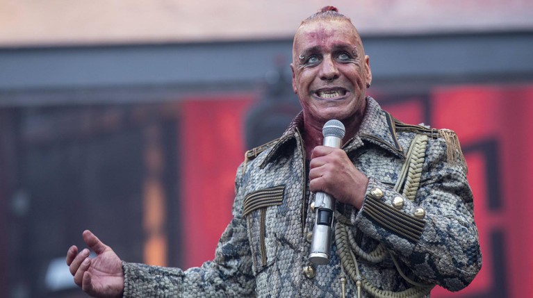 Любимый город может спать спокойно: лидер Rammstein Линдеманн спел советскую песню — Daily Storm