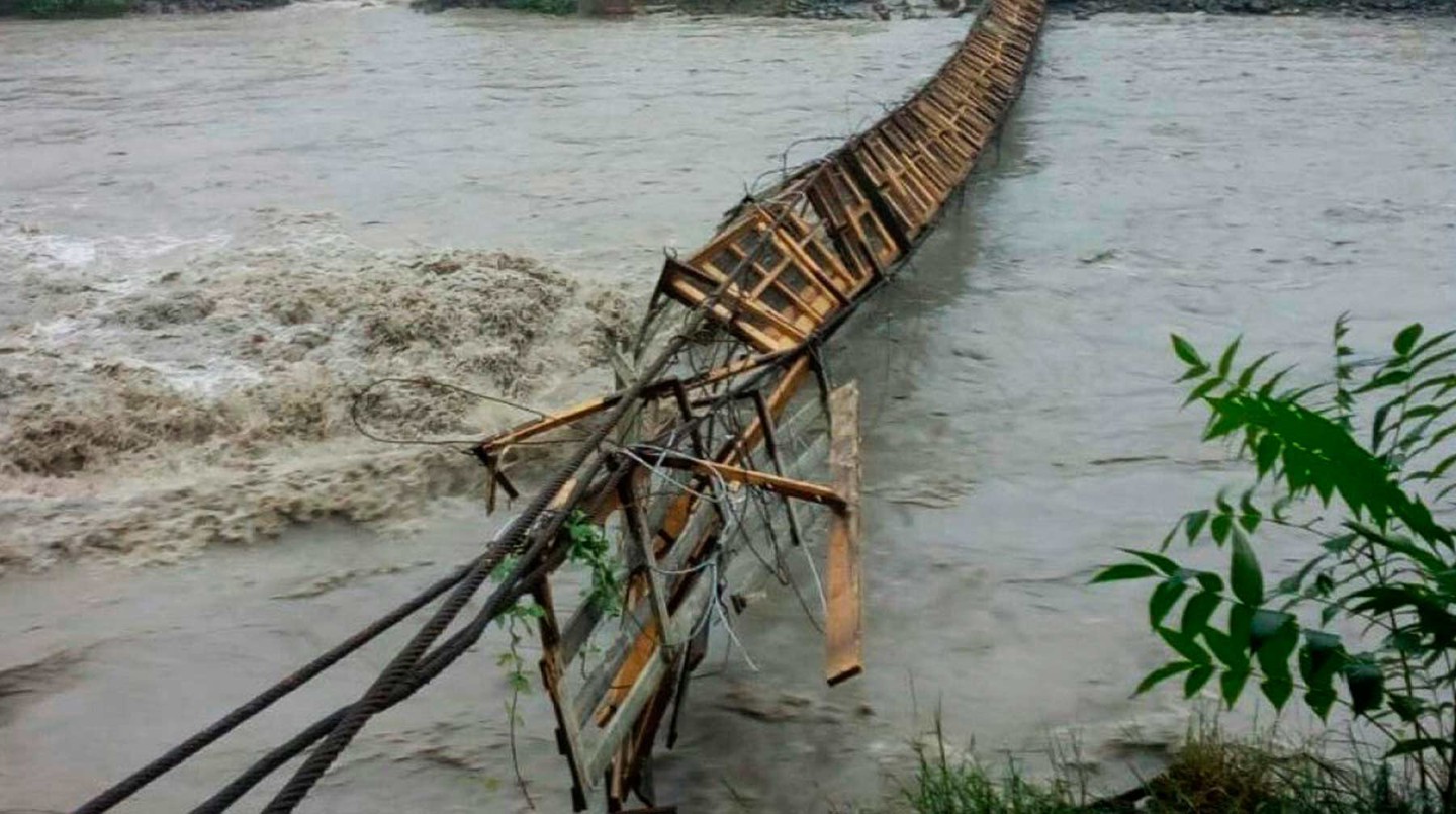 Разрушенный мост село Пластунка