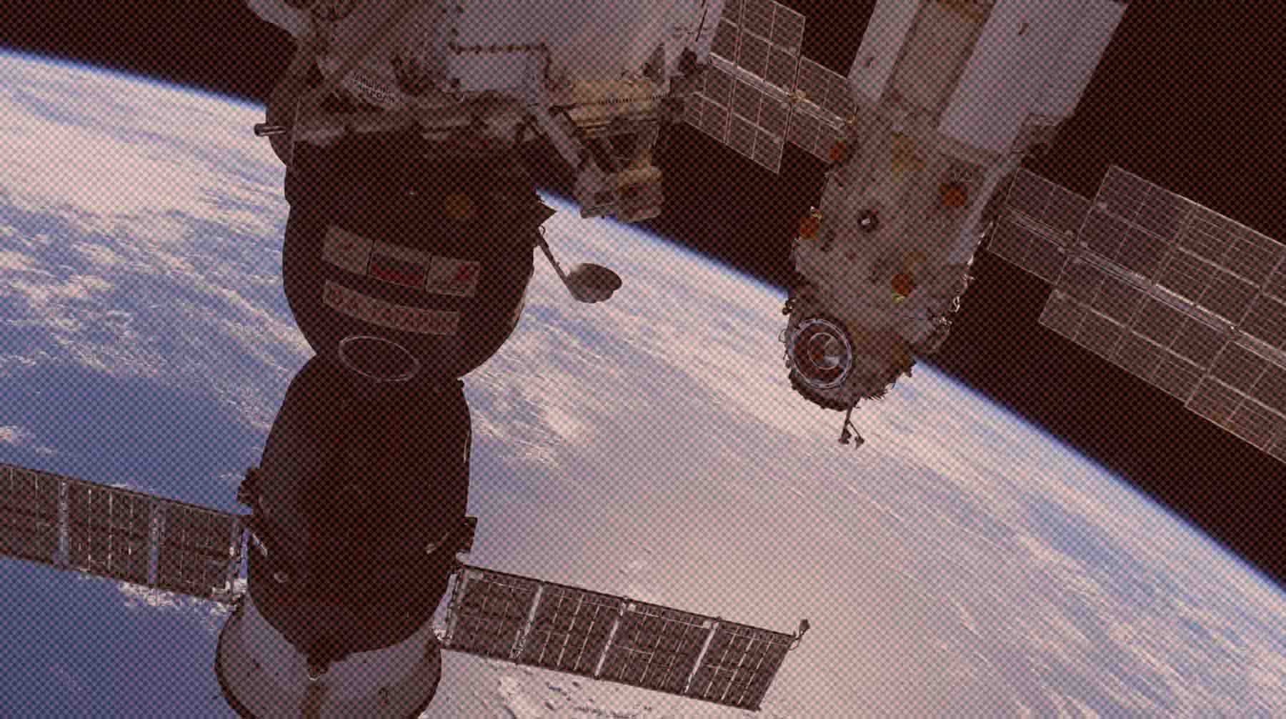 Dailystorm - Космонавты обнаружили новые трещины в МКС