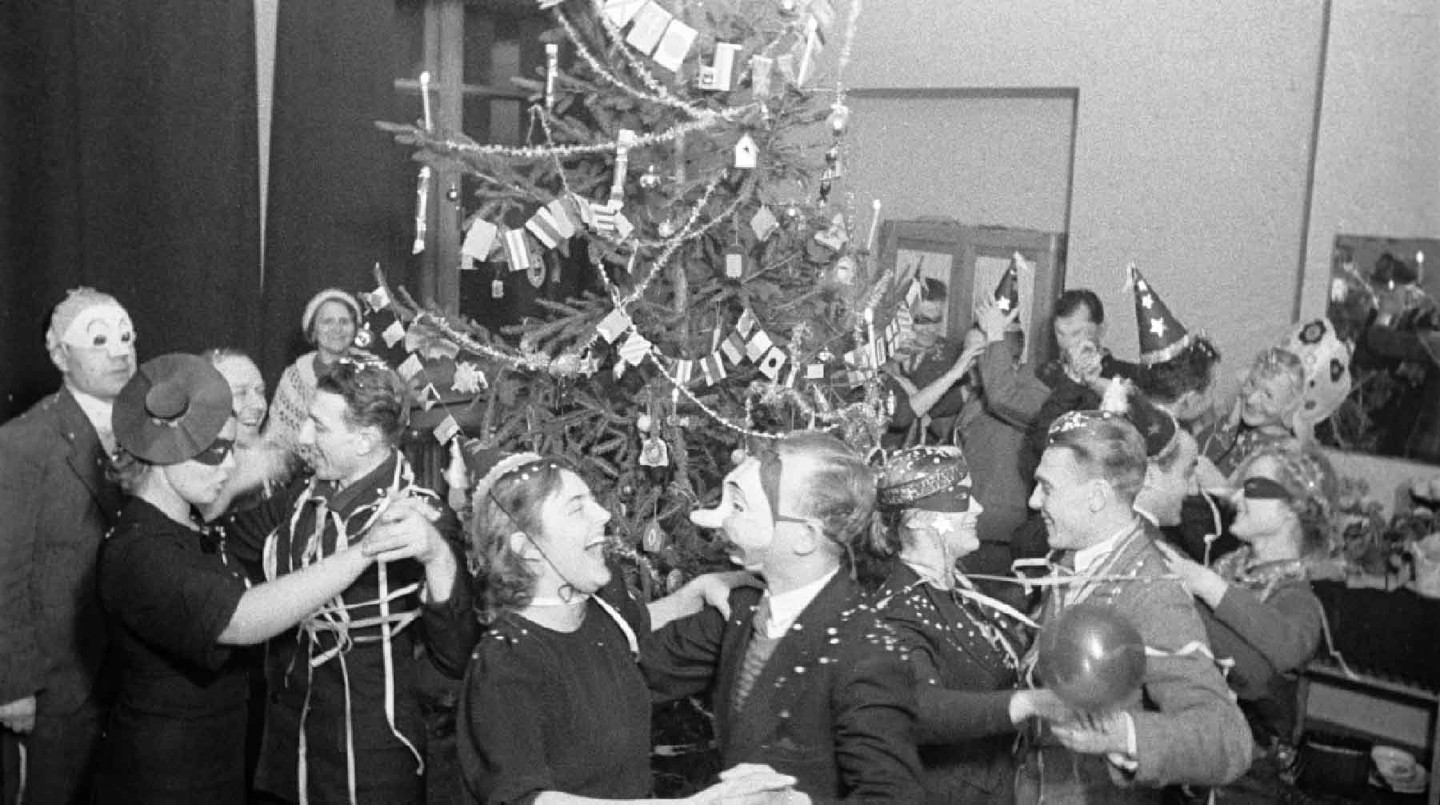 Новогодний вечер в одном из московских клубов. 1938 год
