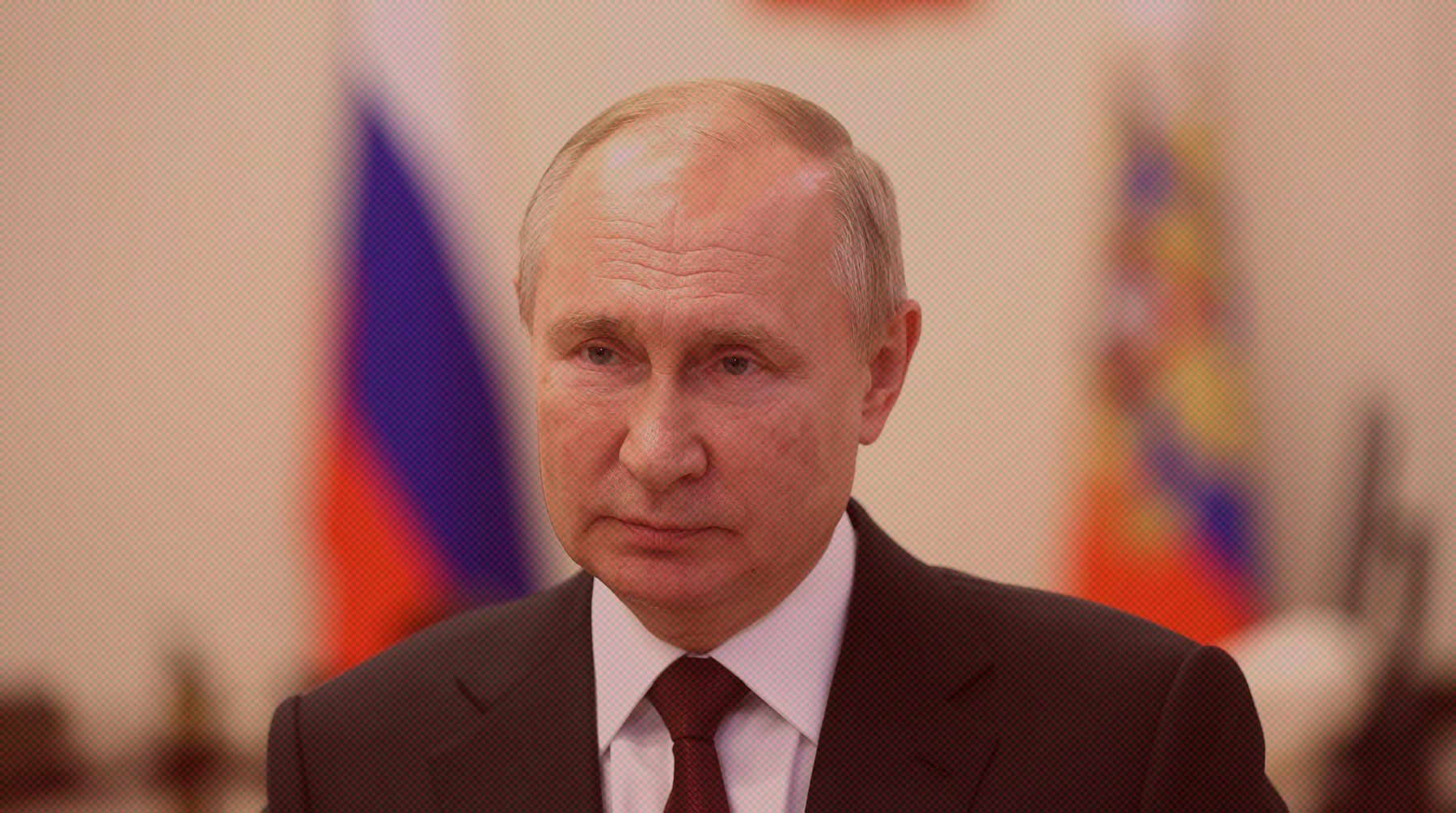 Президент России отдельно поздравил военных и медиков, которые находятся «на боевом посту» undefined