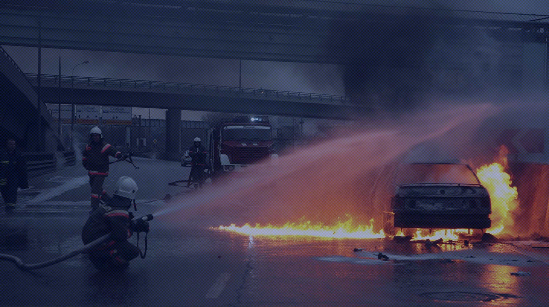 Dailystorm - Сгоревшие машины силовиков и отставка правительства. Что происходит в Казахстане