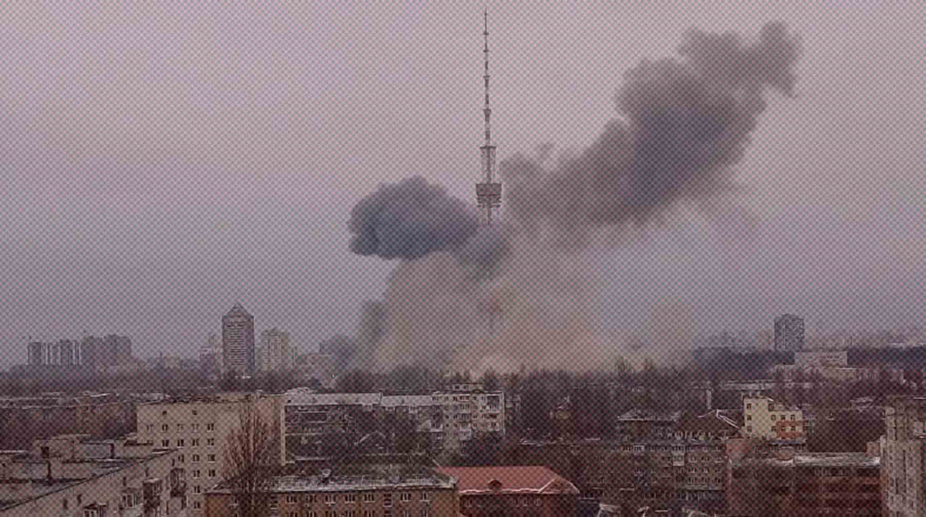 Удалось вывести из строя аппаратную телебашню в Киеве Киевская телебашня во время обстрела
