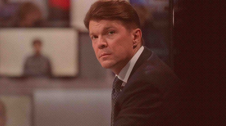 Ведущий Первого канала Клейменов сравнил Овсянникову с Иудой за плакат об Украине в прямом эфире программы «Время» — Daily Storm