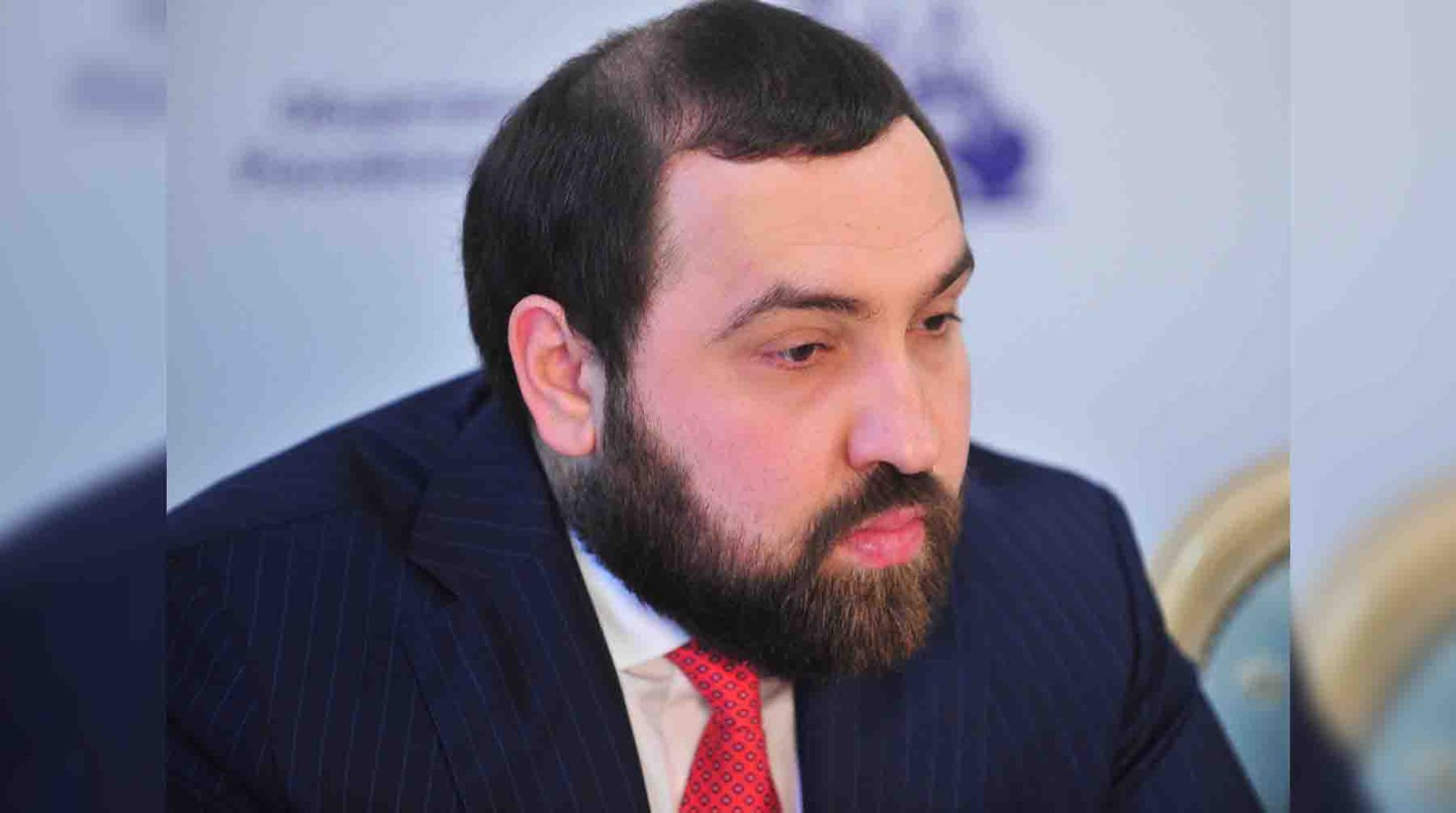 Султан Хамзаев
