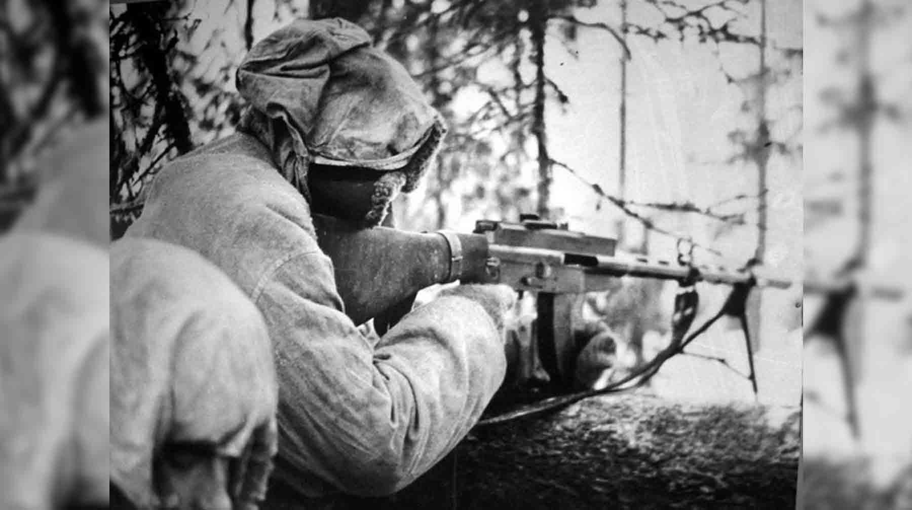 Финский солдат с пулемётом.