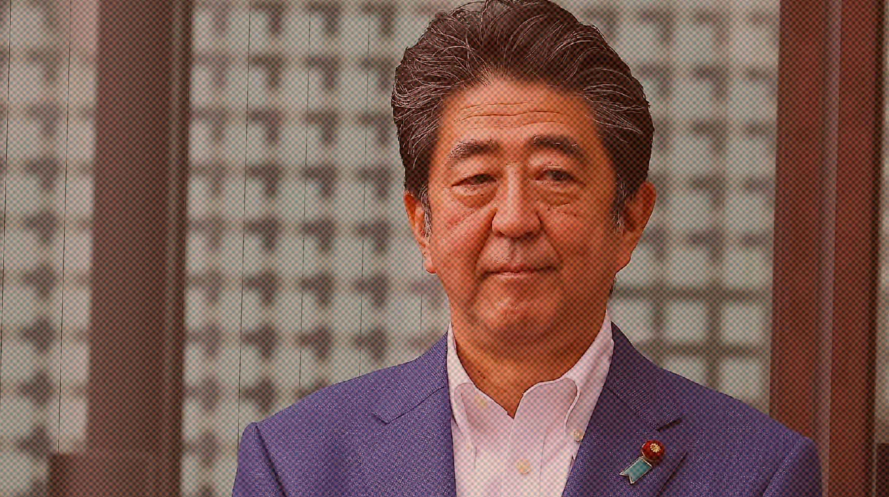 Абэ после покушения находится в критическом состоянии, сообщил глава правительства Фумио Кисида Синдзо Абэ
