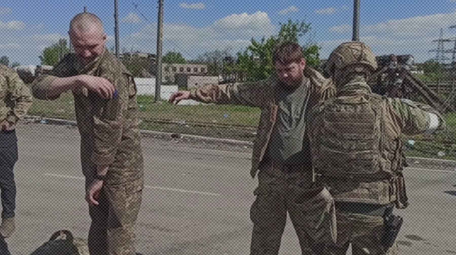 Dailystorm - Верховный суд признал украинский полк «Азов» террористической организацией