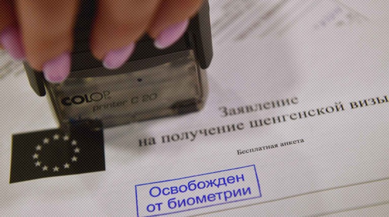 В Германии заявили, что в ЕС обсуждают прекращение выдачи виз россиянам — Daily Storm