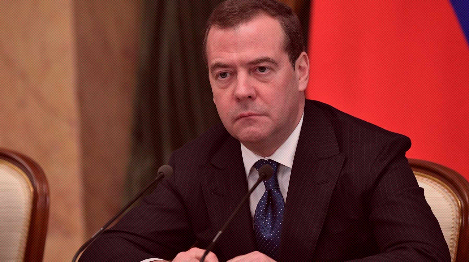 Dailystorm - Медведев призвал Запад перестать отвлекать Россию от спецоперации «русофобским кудахтаньем» про визы