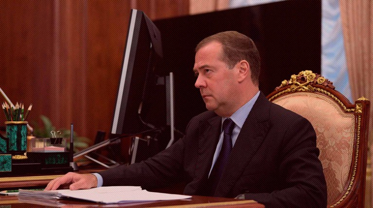 Медведев призвал внести Борреля в список «нерукопожатных существ» из-за его слов о «фашистской России» — Daily Storm