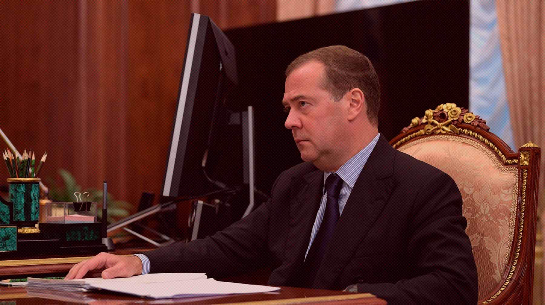 Dailystorm - Медведев призвал внести Борреля в список «нерукопожатных существ» из-за его слов о «фашистской России»