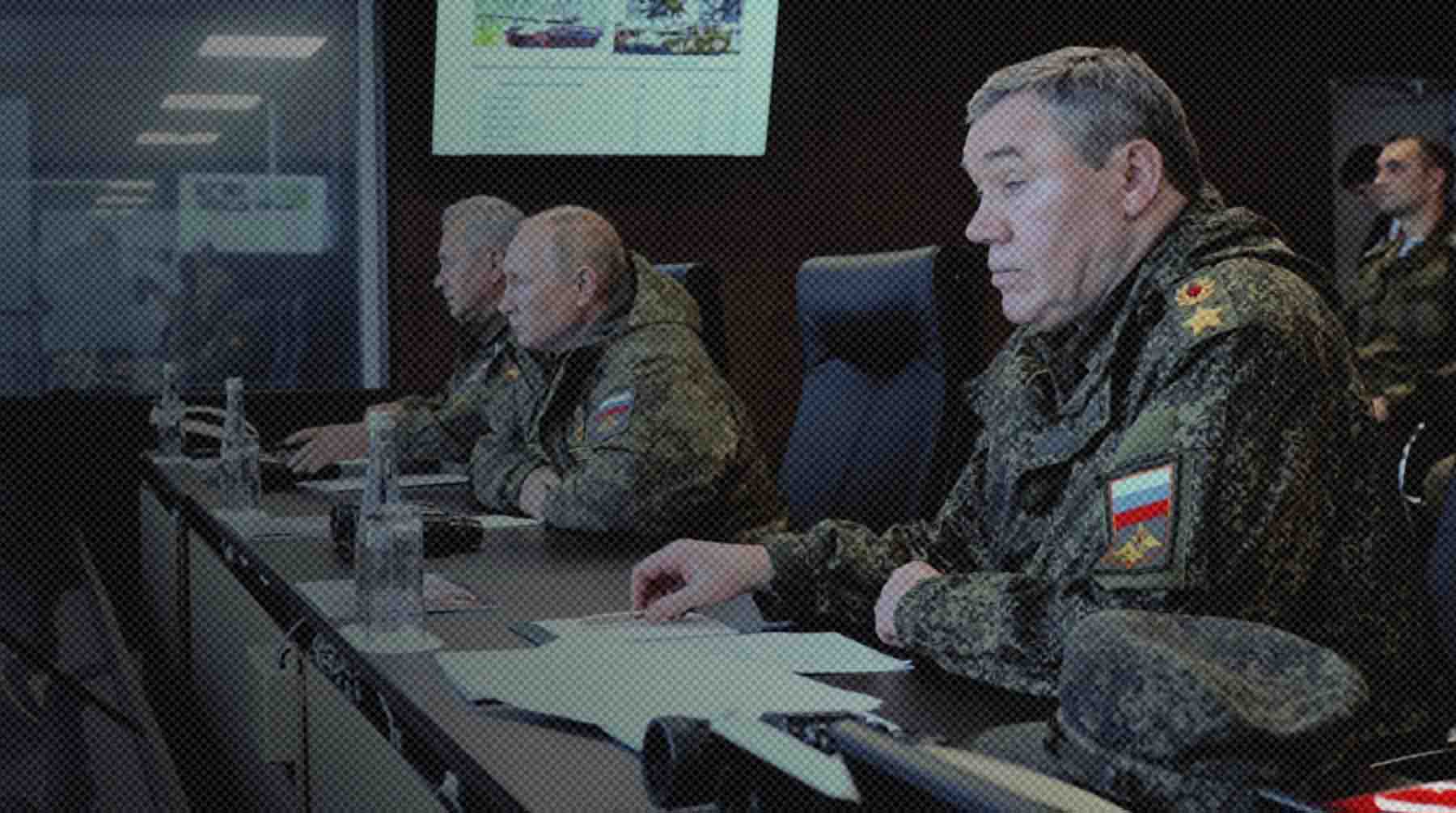 Глава государства также впервые приехал с визитом в Луганскую народную республику Президент РФ Владимир Путин наблюдает за финальной частью военных стратегических командно-штабных учений войск Восточного военного округа (ВВО) «Восток-2022»