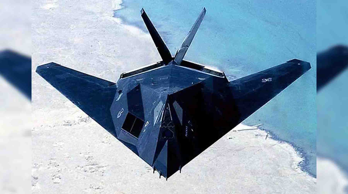 Штурмовик F-117