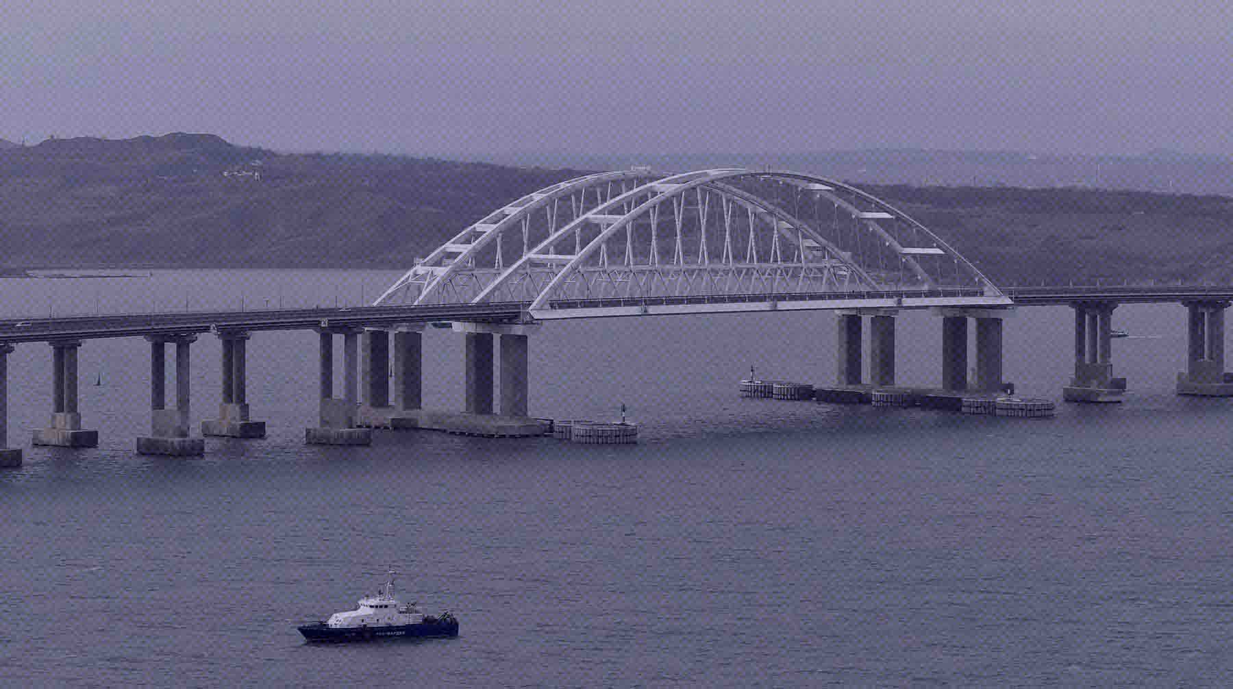 В «водных мотоциклах» на Крымском мосту могли быть десятки килограммов взрывчатки