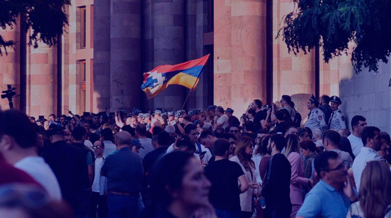 Отставка Пашиняна и деэскалация в Нагорном Карабахе: политолог Мелик-Шахназарян рассказал о требованиях протестующих в Армении — Daily Storm