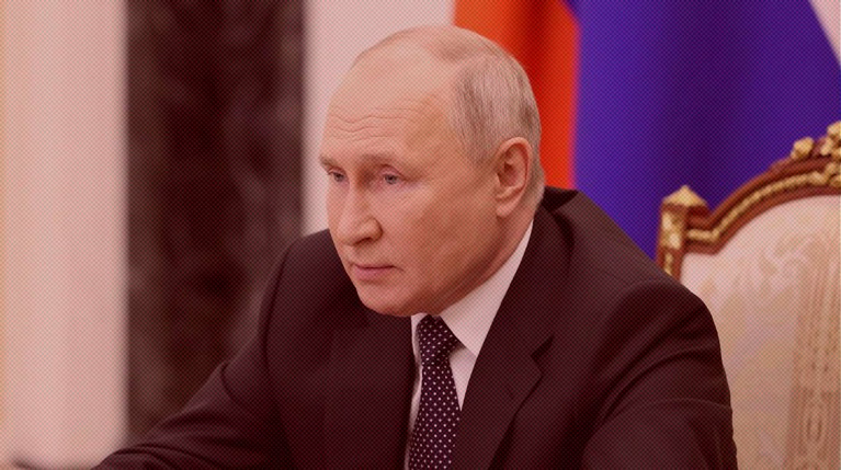 Путин повысил себе зарплату на 5,5%