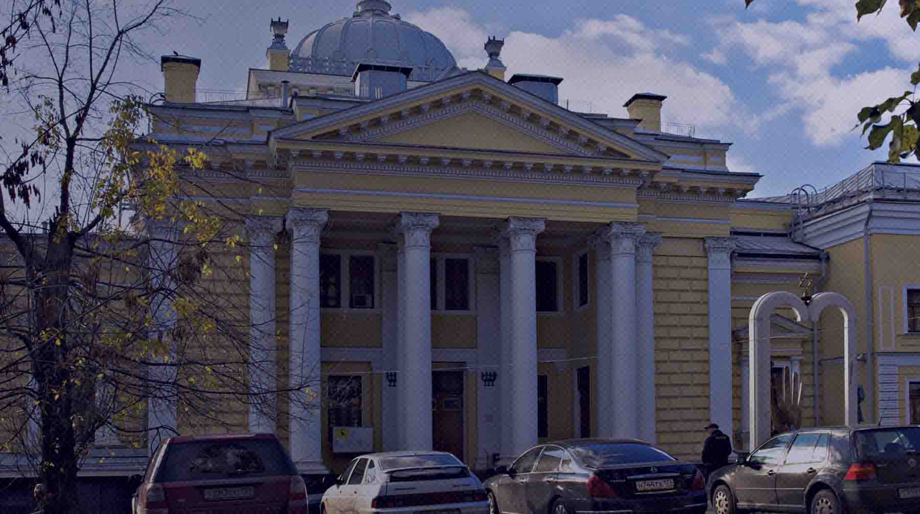 По словам помощника раввина Москвы, силовики не проводят никаких дополнительных проверок, потому что «проверять нечего» Московская хоральная синагога