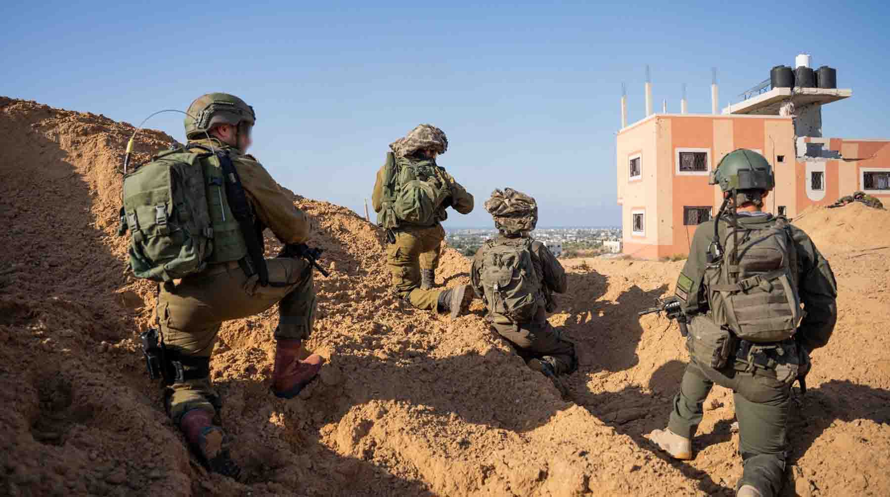 Израильские войска проводят военные операции в секторе Газа