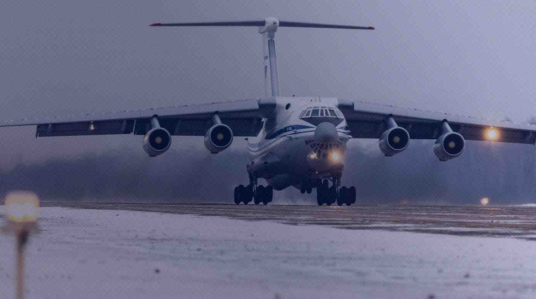 Всего на борту находились 74 человека, уточнили в ведомстве Ил-76