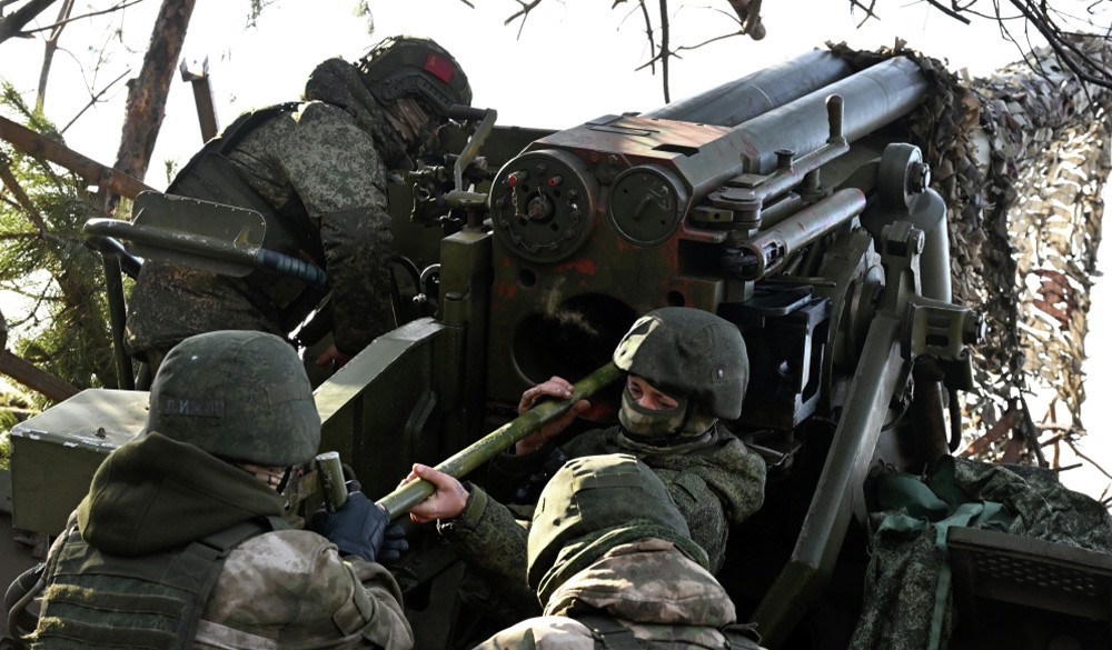 Боевая работа артиллеристов и операторов БПЛА на Краснолиманском направлении