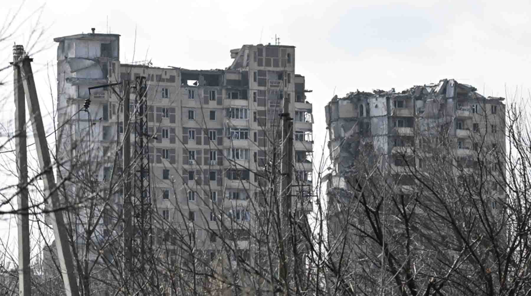 Жилые дома, поврежденные в результате обстрелов в освобожденной Авдеевке