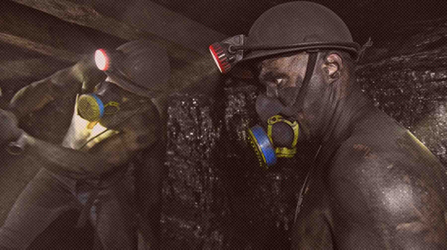 На шахте 18 марта произошел обвал — под завалами, предварительно, находятся 13 человек Фото: РИА Новости / Таисия Воронцова