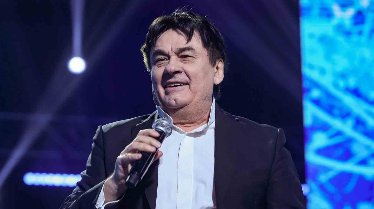 Александр Серов