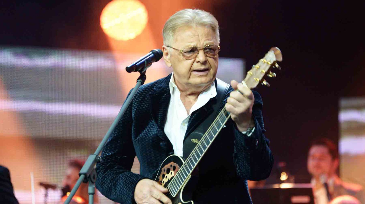 Юрий Антонов