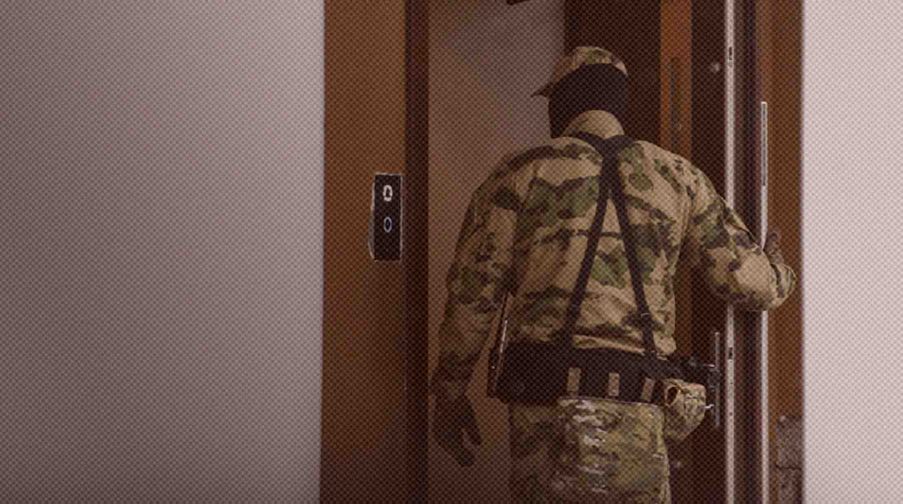 Также силовики побывали дома у главреда Трифонова, сейчас он не выходит на связь Фото: Global Look Press / Илья Московец
