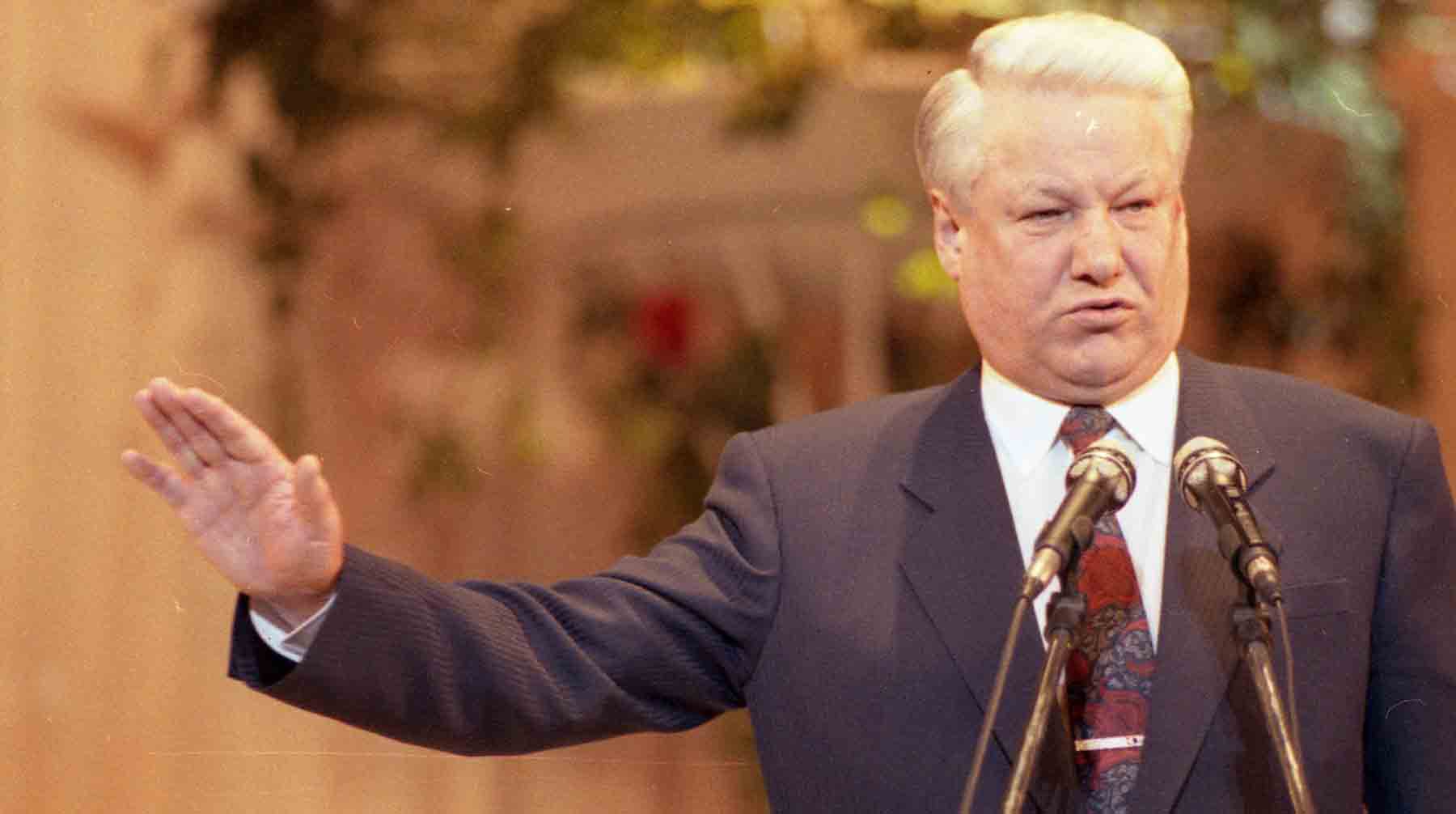 Александр Яковлев